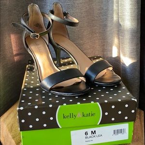 Kelly & Katie black mini Heels